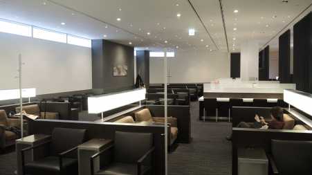 A Guide to Business Class Lounges Around the World: The Height of Airport Luxury